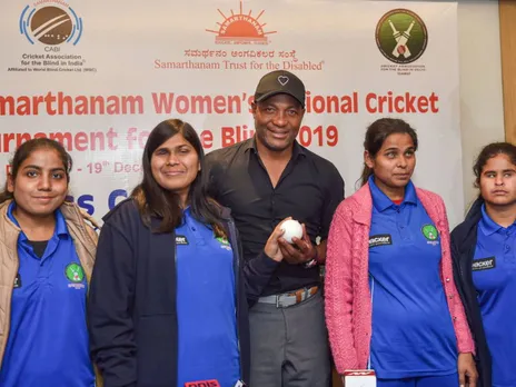 Legendary West Indies cricketer Brian Lara with (l-r) Aarti Dube, Ankitha Singh (Captain), Ayushi and Pooja of Delhi during the launch of first-ever Women's National Cricket Tournament for the Blind in New Delhi last year. © Sportstar