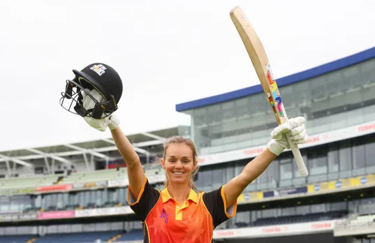 Eve Jones played a brilliant knock against Thunder to take her team home. © Central Sparks Twitter