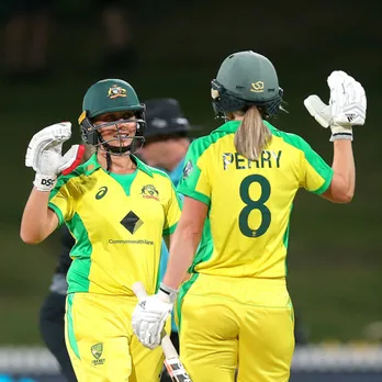 Ashleigh Gardner (L) and Ellyse Perry (R) © Getty Images