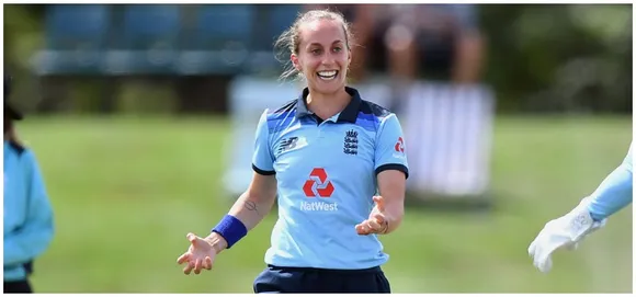 Natasha Farrant earns England central contract ahead of 2022 season