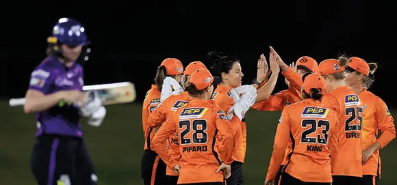 Perth Scorchers dominate to bag their second consecutive win of the WBBL08