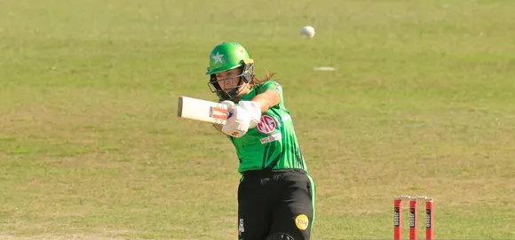 Tess Flintoff smashes fastest WBBL fifty; Sixers win Sydney derby to continue winning run in WBBL08