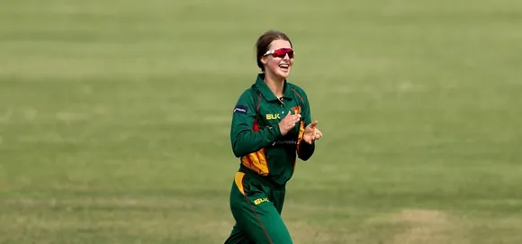 Amy Smith, Meg Phillips shine as Tasmanian Tigers register fourth successive win