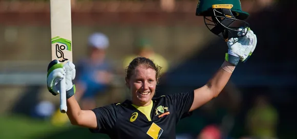 Healy and Mooney show powers Australia to a thumping victory over Bangladesh