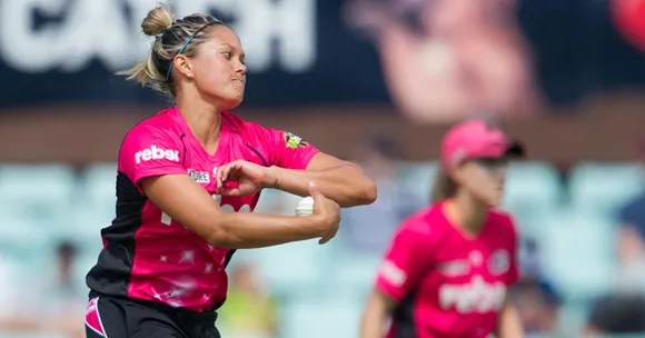 Angela Reakes re-signs with Sydney Sixers for WBBL07